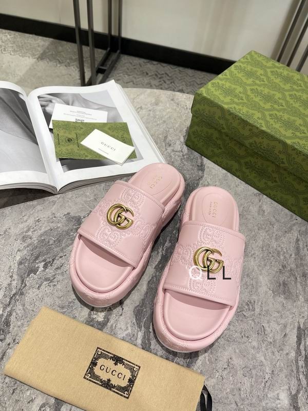 Gucci Women's Slippers 371